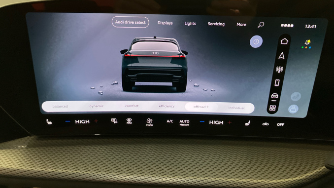 Audi Q5 2.0 TFSI Quattro Black Edition 5dr S Tronic Petrol Estate - Image 32